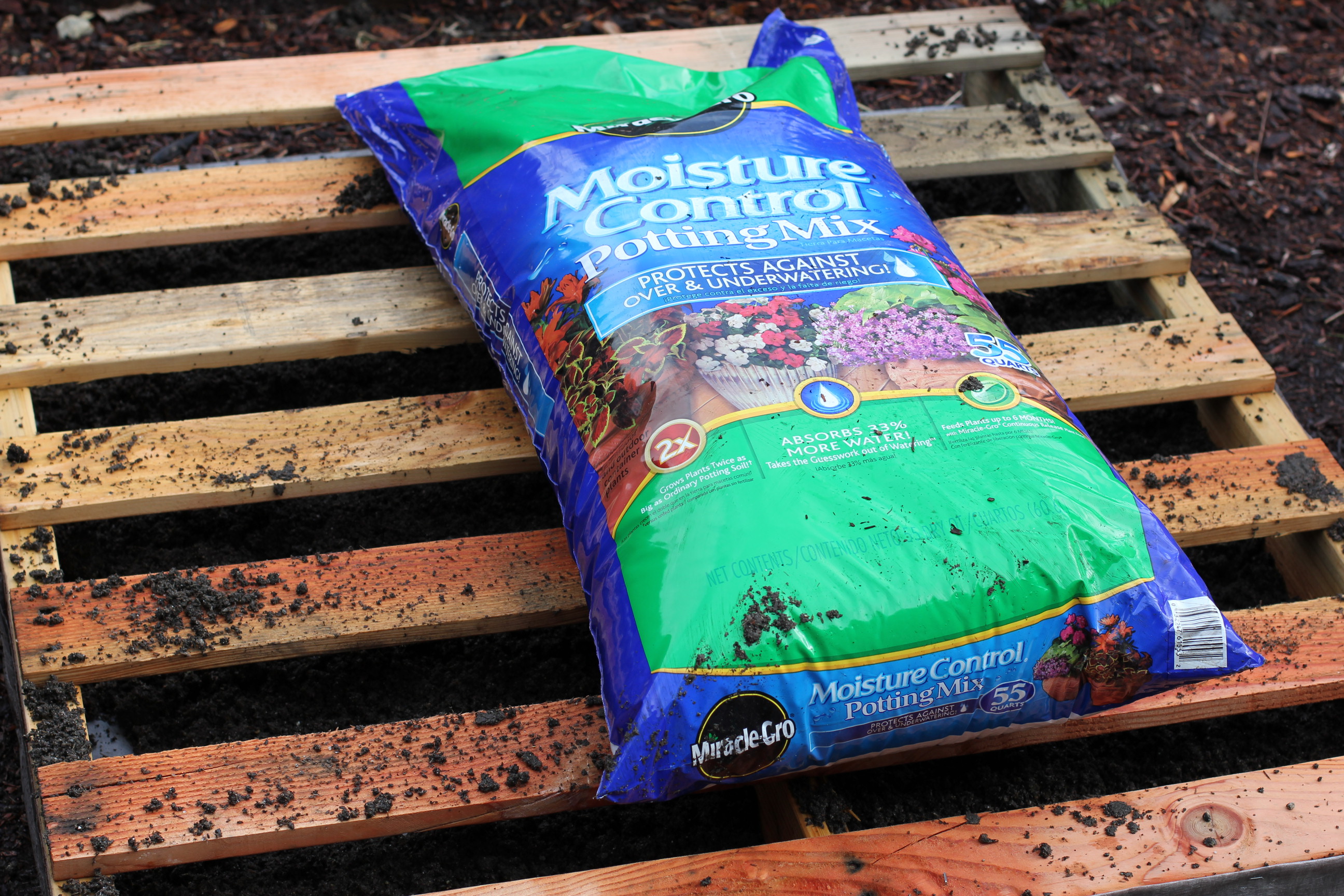How To Make A Recycled Pallet Vertical Garden How To Make A Recycled Pallet Vertical Garden