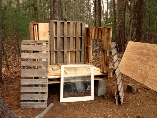 Heather’s Chicken Coop Made from Recycled Wood Pallets