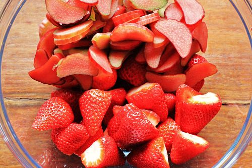 Recipe: How to Make a Strawberry Rhubarb Pie