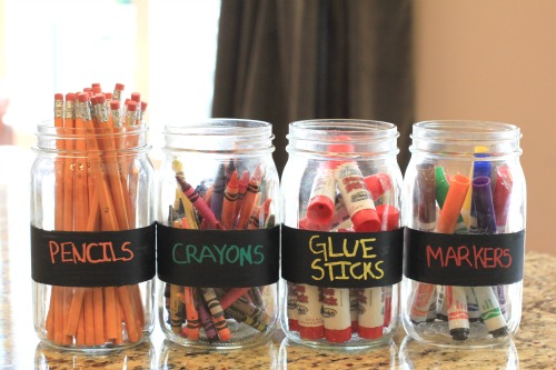 Easy Kids Crafts – Chalkboard Paint Jars for Back to School Storage