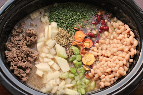 Easy Crock Pot Recipes – Olive Garden Pasta E Fagioli Soup {Copy Cat Recipe}