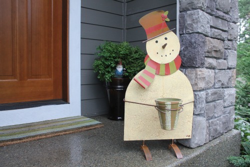 Simple Front Porch Decorations – Less is More