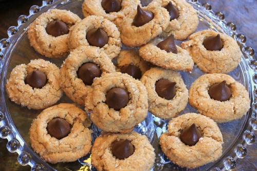 25 Days of Christmas Cookies – Peanut Butter Blossoms