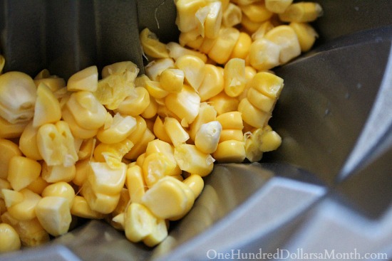 Kitchen Tip: Clever Way to Get Corn OFF the Cob