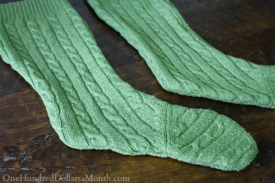 DIY Christmas – Turn an Old Sweater Into a Stocking