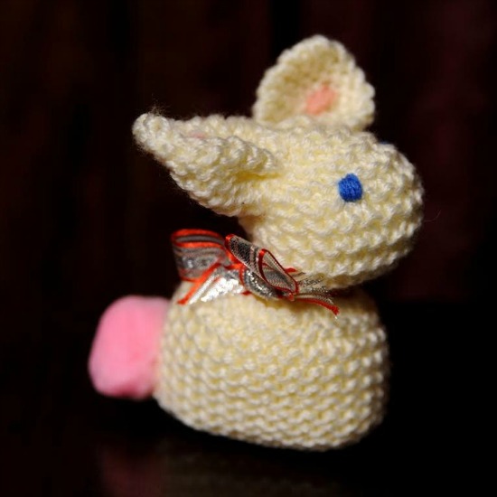 Easy Easter Craft: Knitted Bunnies