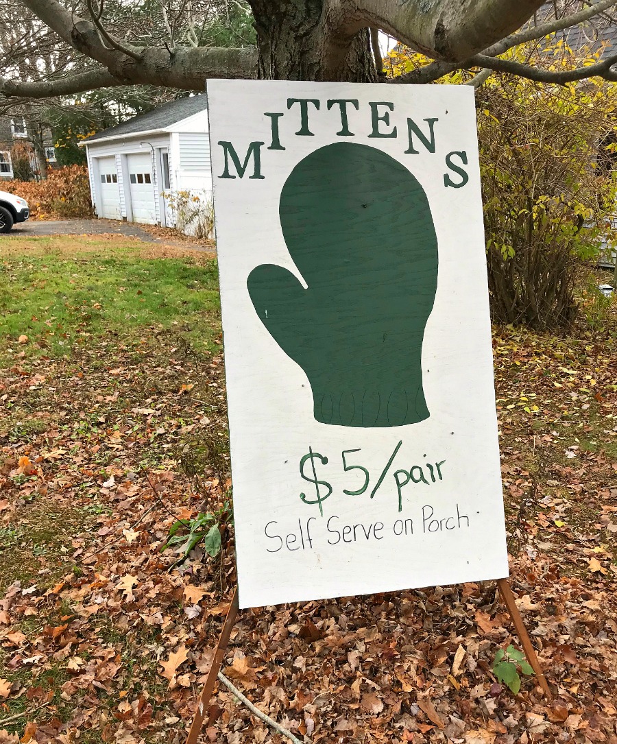 Life in Maine – Mittens For Sale $5 a Pair