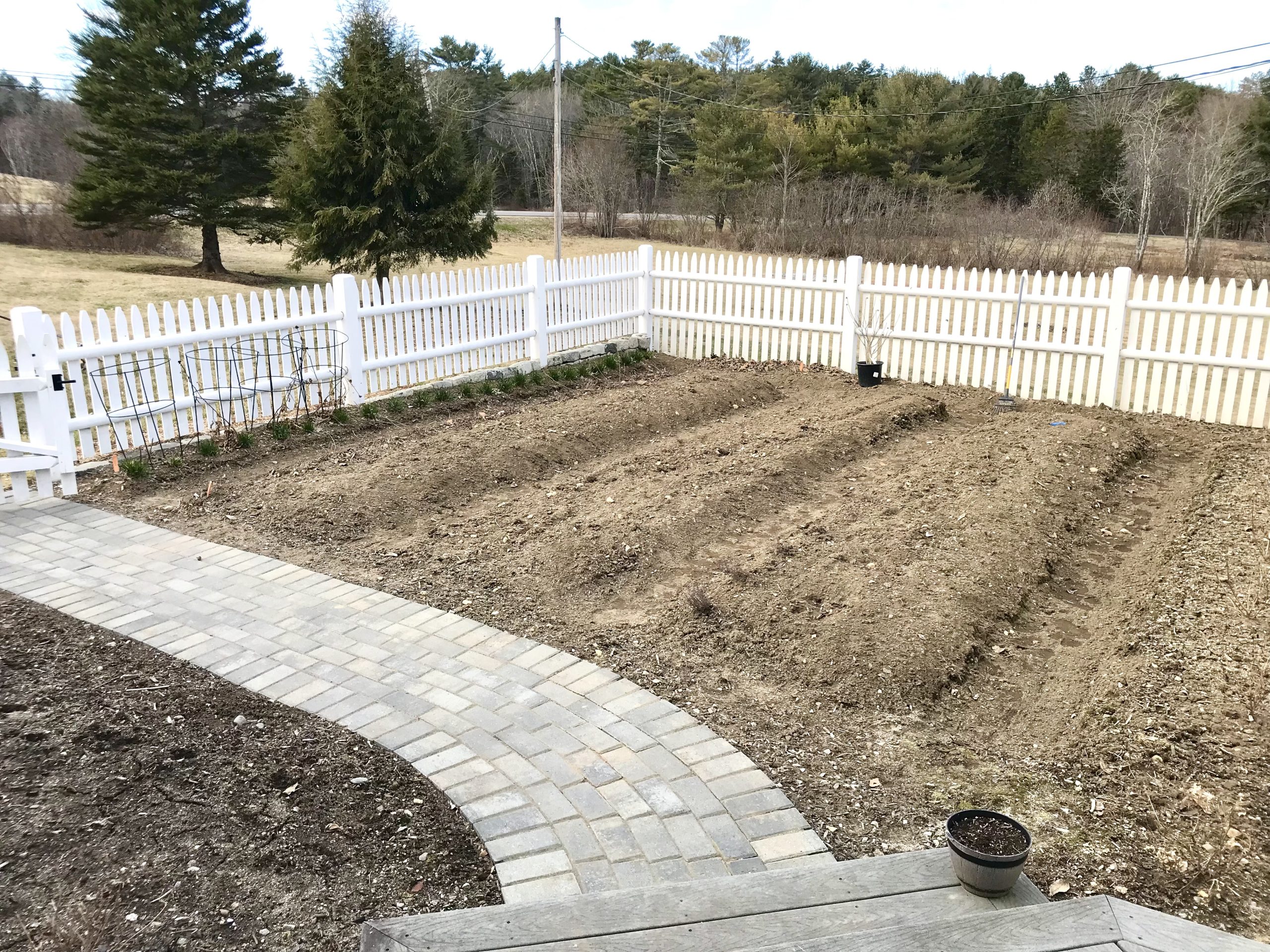 Gardening in Coastal Maine – Planting Zone 6a- Early April